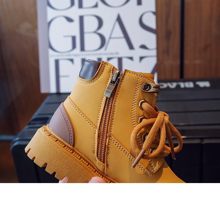 Barnens små gula stövlar 2023 höstnya pojkar engelska martinstövlar flickor korta stövlar enkla stövlar mellanstora_voghion.com