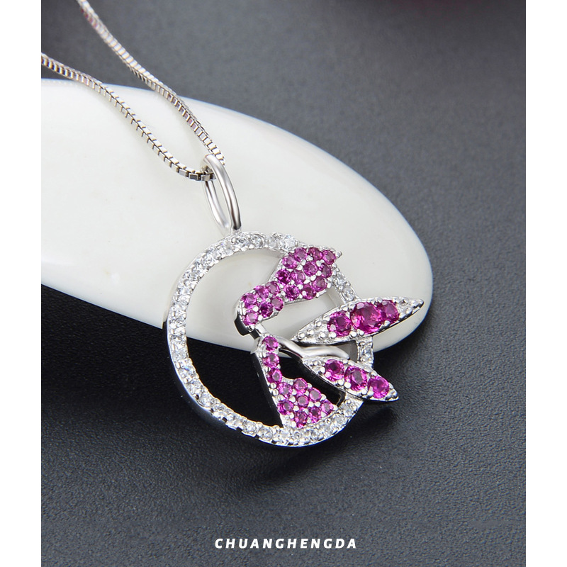 S925 plata esterlina púrpura flor de zircón colgante para mujeres europeas y americanas colgante de plata de nicho de diseño de cadena de clavícula de plata