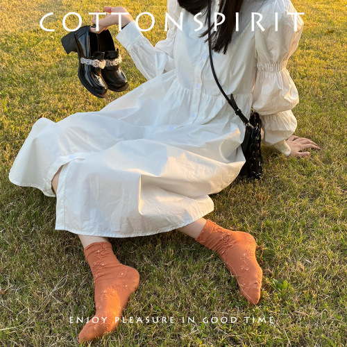 Ethnic-style Gold-Threaded Petite Floral Socks for Women | Japanese Retro Mid-Calf Socks | Autumn/Winter Cotton Socks in Mori-Girl College Vibe