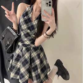 黑白格子v领挂脖系带连衣裙女春夏季2025新款收腰显瘦A字短裙
