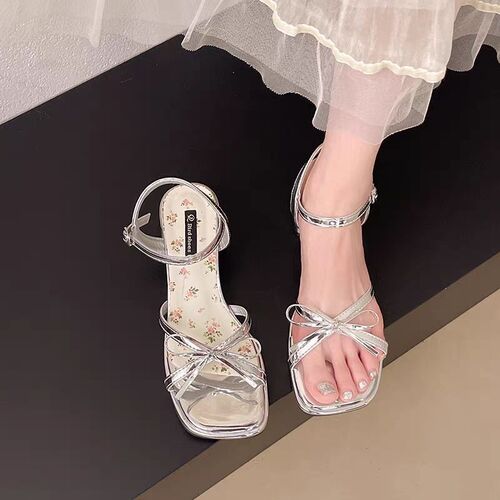 French Roman sandals for women 2025 summer super hot, absolutely beautiful, versatile, non-slip, can be worn with skirts, high heels