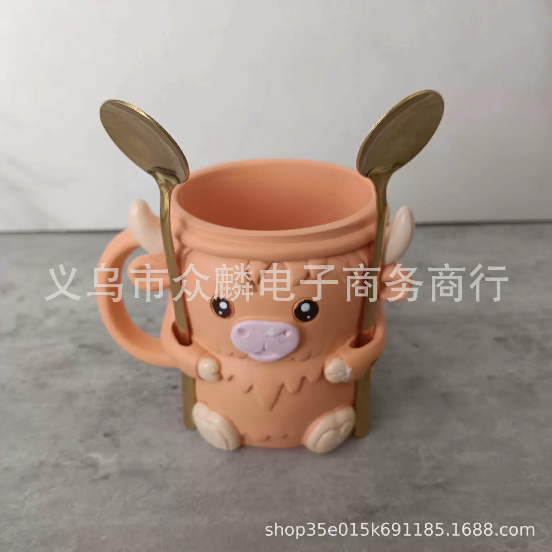 The Highland Cow Ice Pint Holder高地牛冰淇淋杯 防冻手托杯架