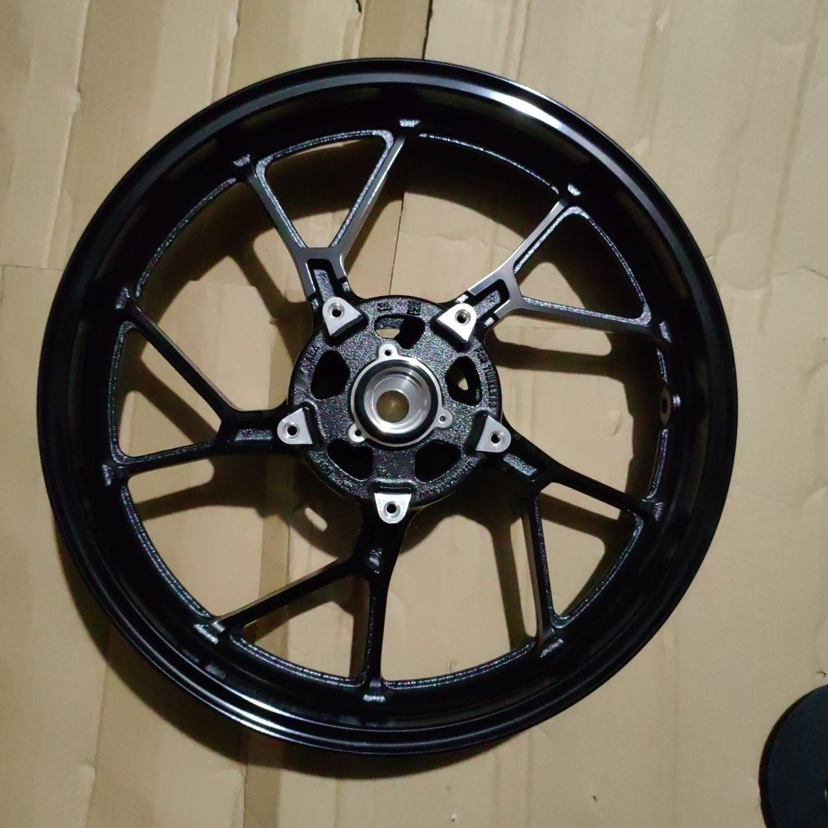 Suitable for Suzuki motorcycle GSX250R DL250 front wheel hub rear wheel hub front and rear rim steel rim aluminum wheel