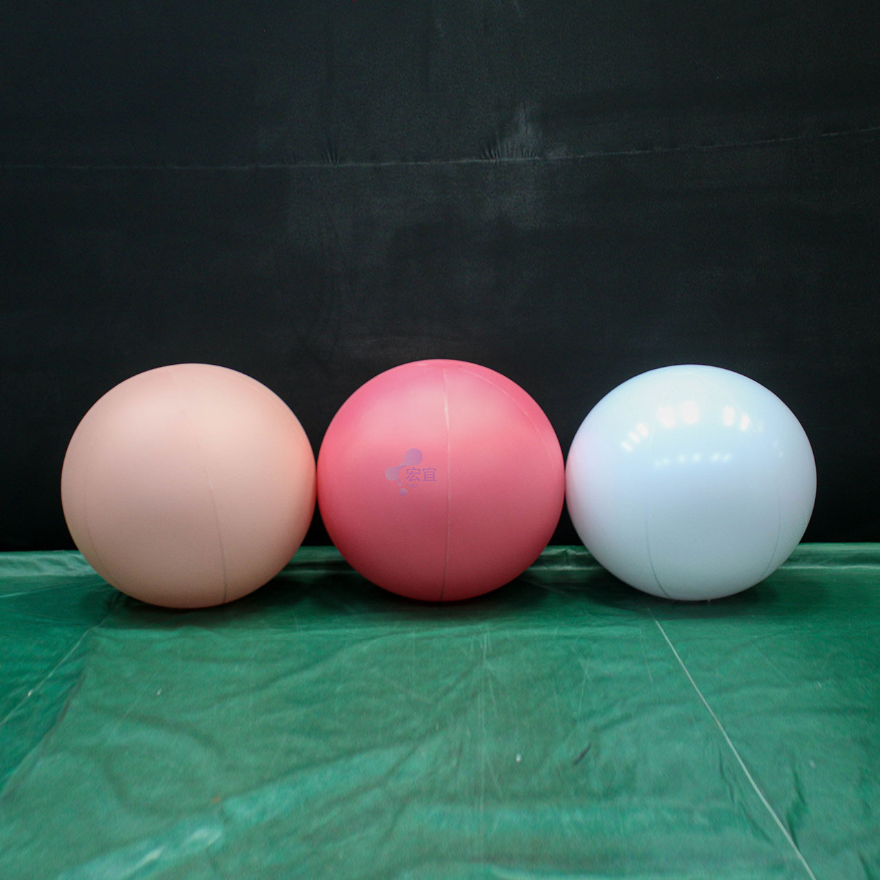 直销商场美陈景区活动pvc闭气升空彩色圆球装饰悬挂LED发光充气球