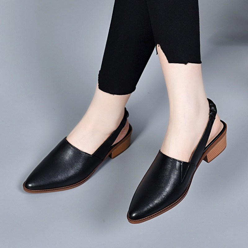 Dép sandal nữ da thật mũi nhọn gót trung bình quai chữ V — Màu đen