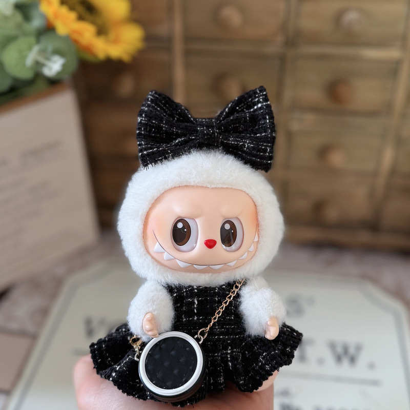 仅衣服] 一二代钥匙扣Labubu衣服挂件拉布布娃衣雏菊朵朵草帽套装|undefined