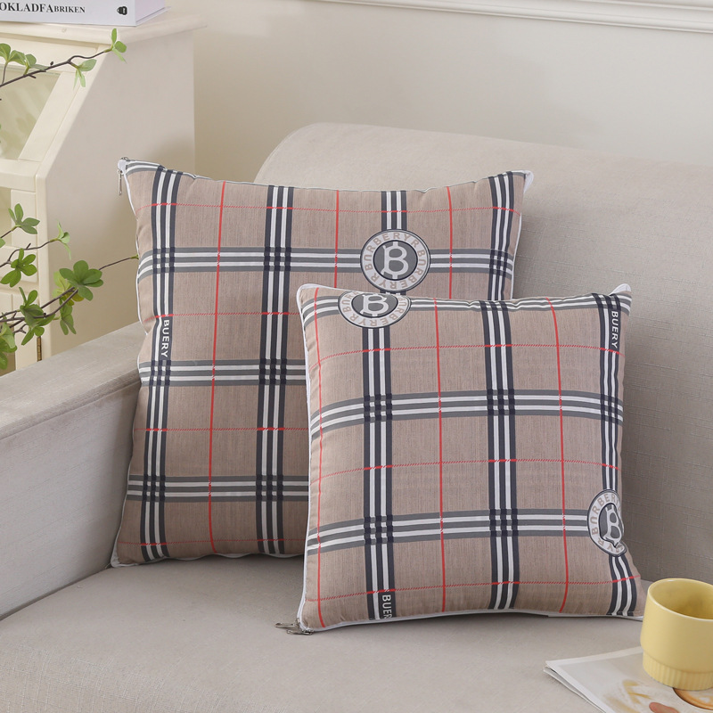 Pillow Quilt Dual-purpose Thickened Car-carrying Office Nap Pillow Pillow Cushion Folding Air-conditioning Quilt 2-in -1