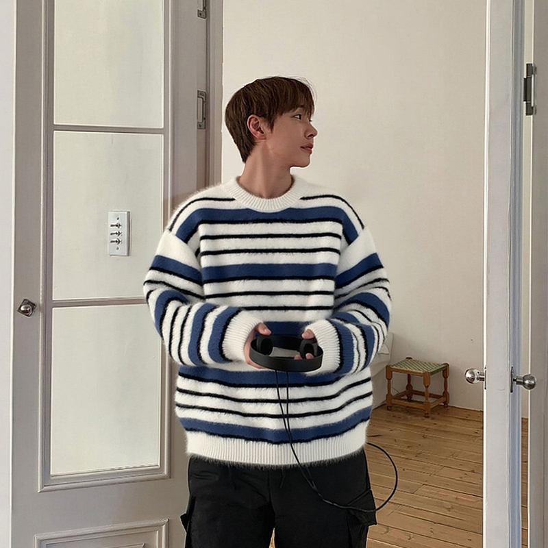 Davidme Blue and White Contrast Striped Knit Sweater for Men, Soft and Lazy Loose-Fitting Sweater, Korean Style Boyfriend Style Knitwear Davidme Blue and White Contrast Striped Knit Sweater for Men, Soft and Lazy Loose-Fitting Sweater, Korean Style Boyfriend Style Knitwear