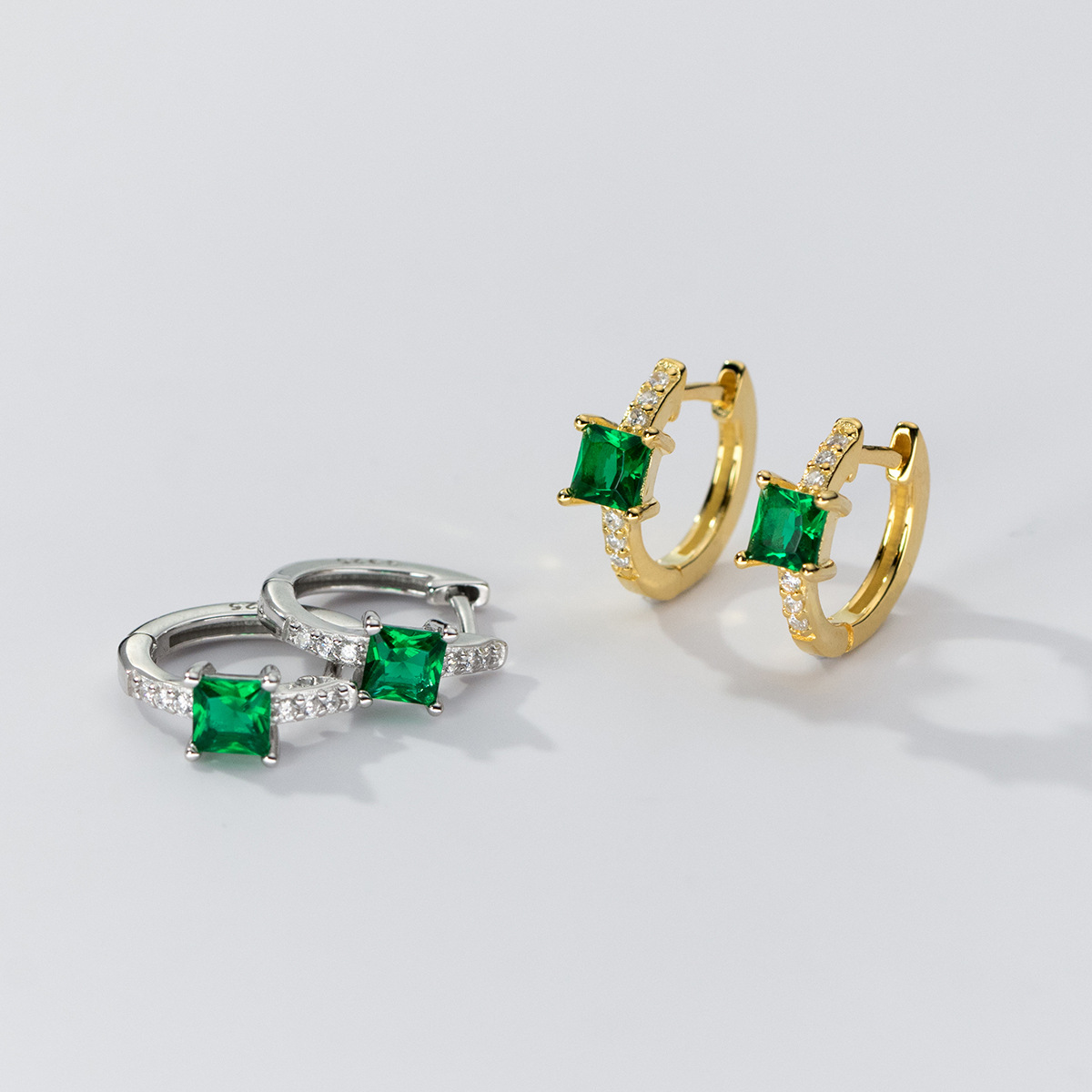 Eloch s925 plata esterlina diamante de color cuadrado bucles de orejas de estilo ligero diseño de lujo temperamental joyas de orejas mujeres M04335