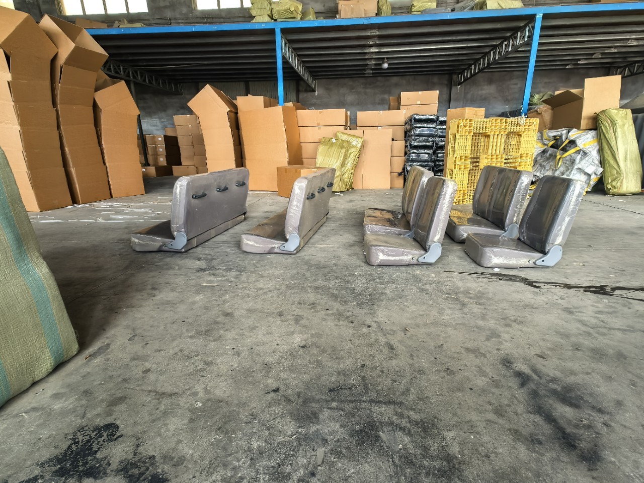 Modified Car, Van, Passenger Bus, Ambulance, Rv, Large Bus, Minibus, Rear Three-Seater Modified Folding Seat, Imitation Model