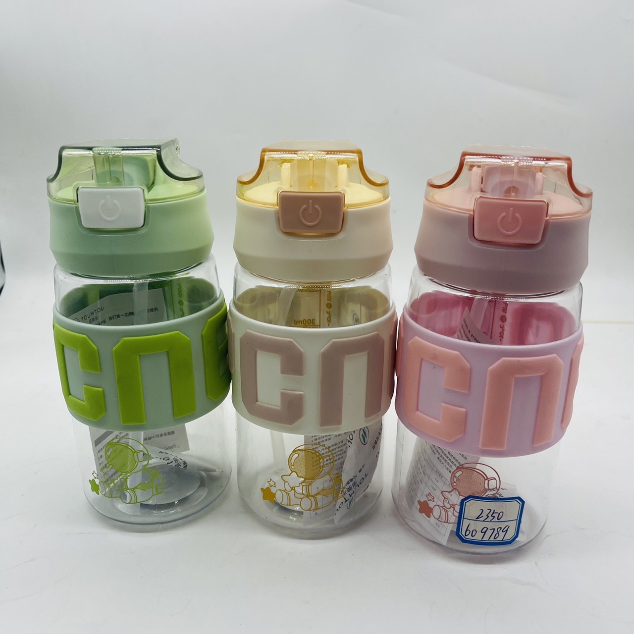 Dometo 2024 nueva taza deportiva 650ml taza de paja de plástico estudiantes taza portátil hervidor de agua al aire libre al por mayor