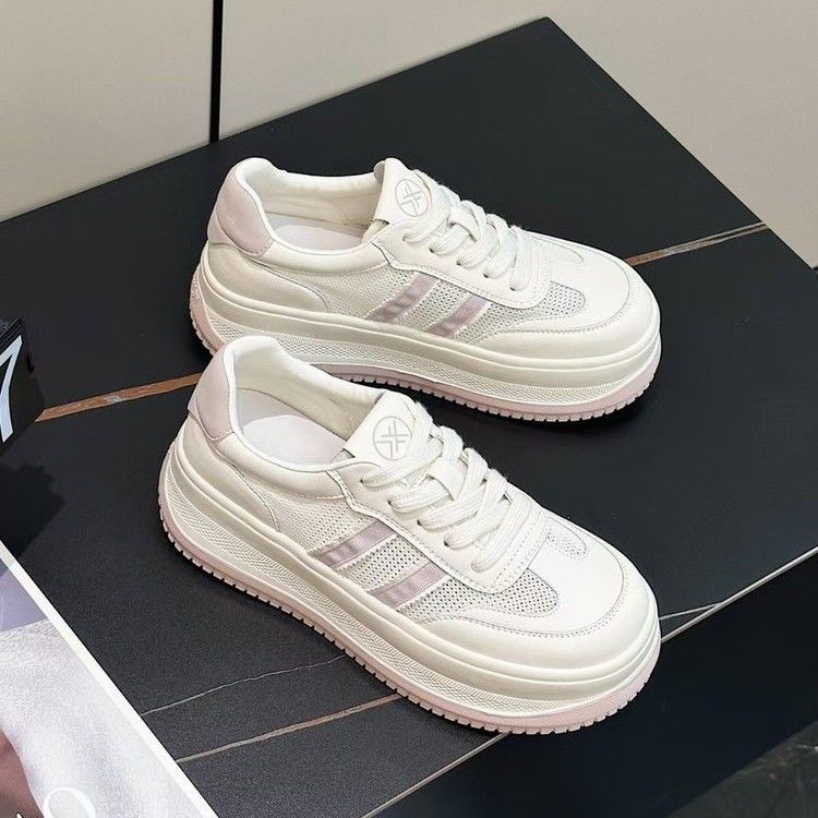 Zapatos blancos transpirables para mujeres 2024 primavera y verano nuevos zapatos deportivos casuales de suela gruesa resistentes al desgaste para mujeres zapatos de skate