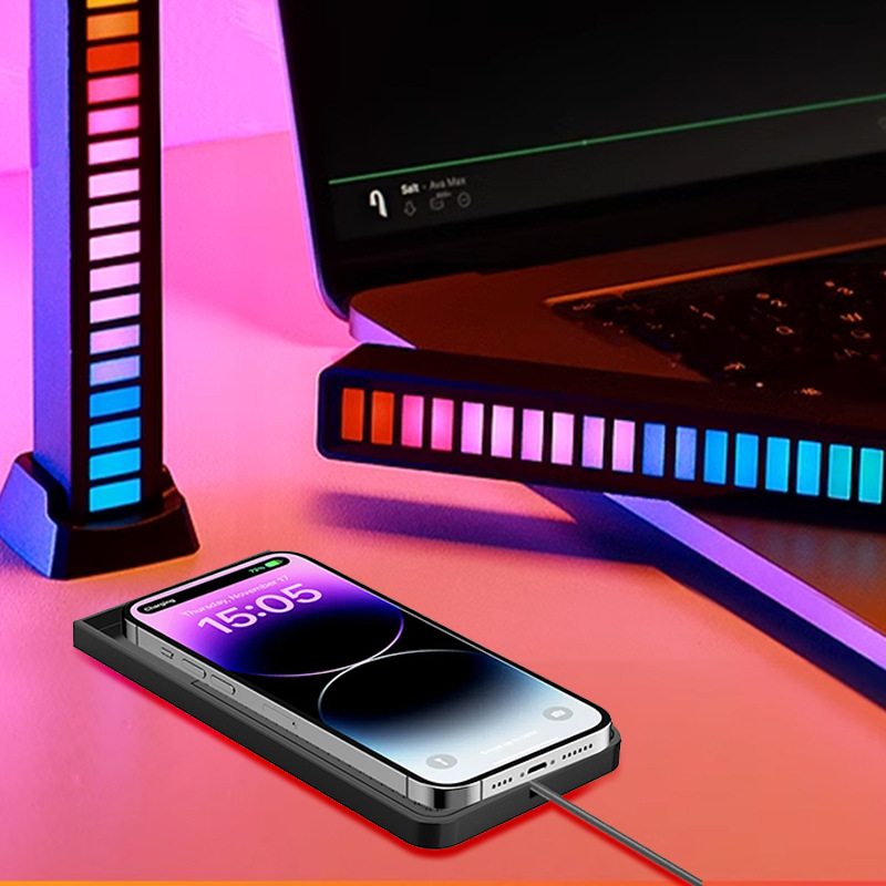 Car Wireless Charging Pad 15W Mobile Phone Wireless Charger with Step Design for Car Use, New and Suitable for Apple 17