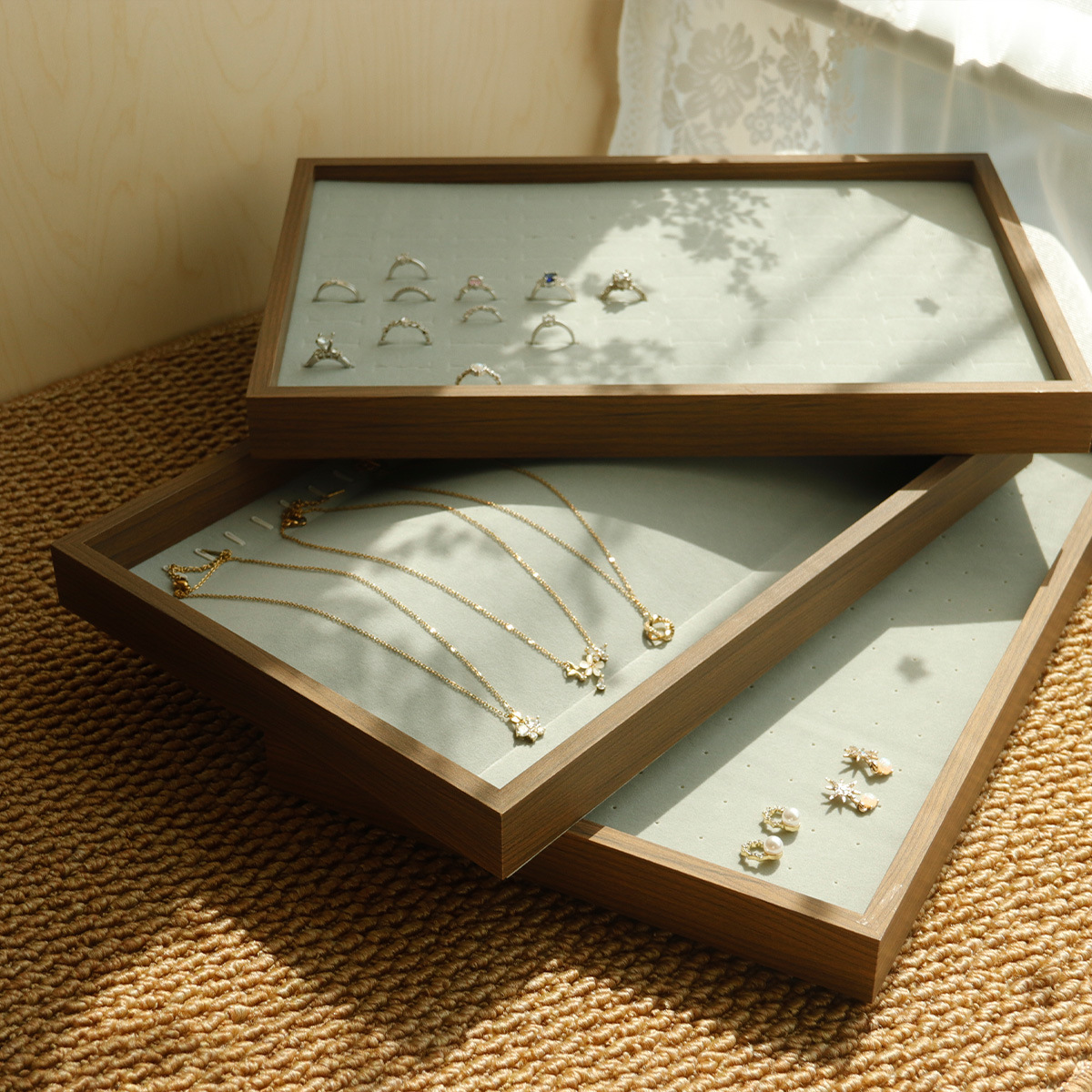 �ں����������������������ִ�ľ�ʳ�������������Ʒ���ɺб�Я