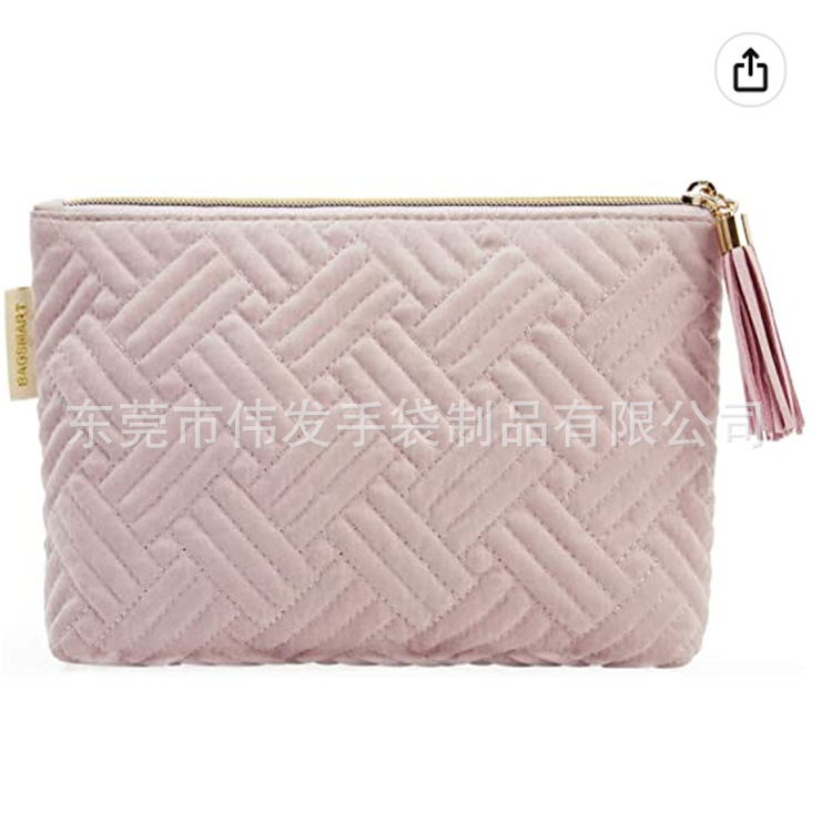 Factory produces small makeup bags