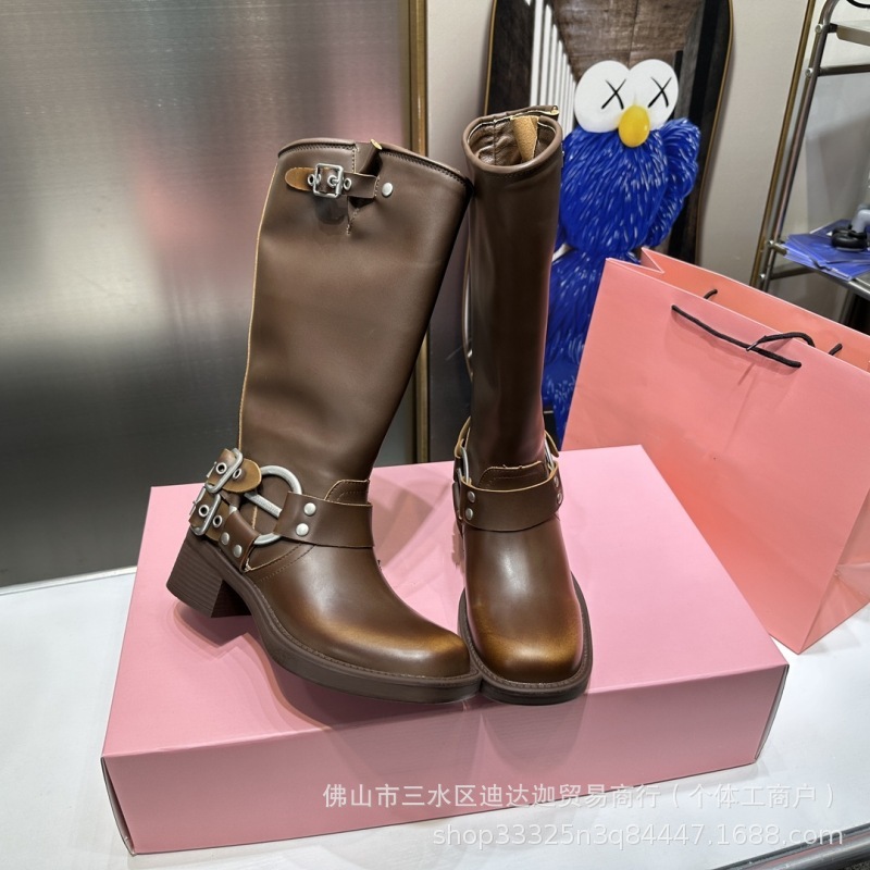 易梦玲miuu家皮带扣棕色长筒靴不过膝圆头西部牛仔骑士靴欧美风靴|undefined