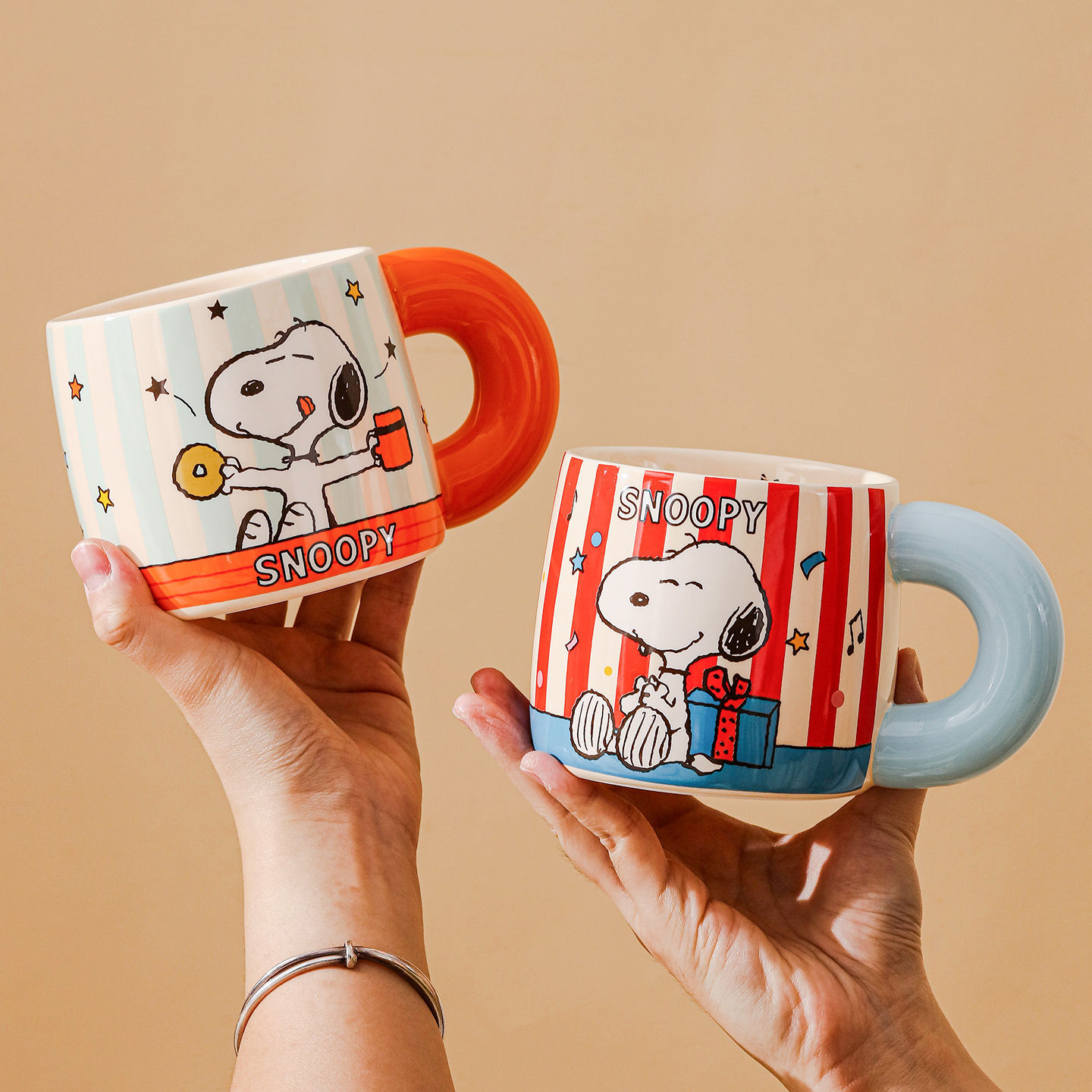 Snoopy colorido taza de cerámica taza de agua de gran capacidad taza de dibujos animados pareja adorable 2025 nuevo