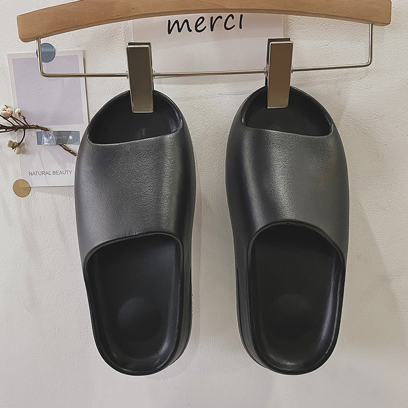 Zapatillas de mierda para hombres de verano nuevas parejas caseras de playa antideslizantes zapatillas deportivas de lavado para mujeres