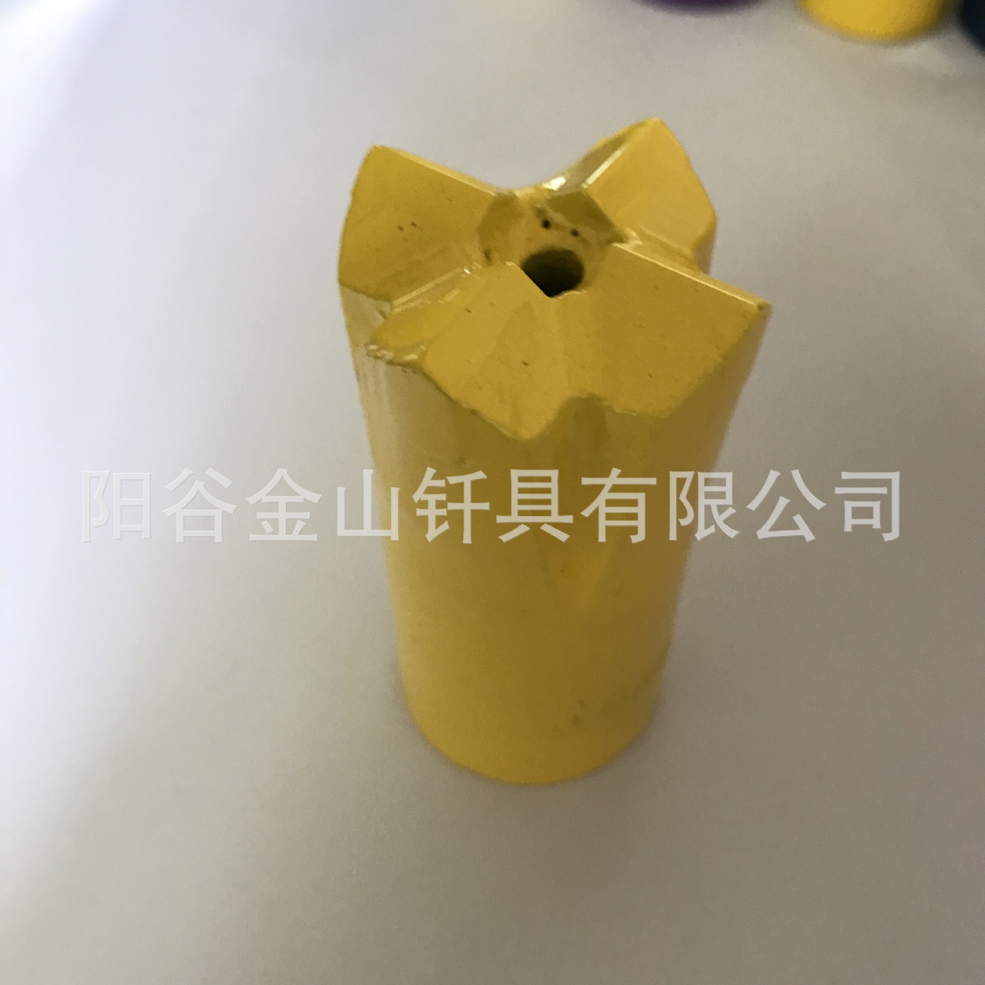 Broca de aleación para taladro de roca herramienta de perforación resistente al desgaste duro de herradura suministro directo de fábrica broca de aire cruzado