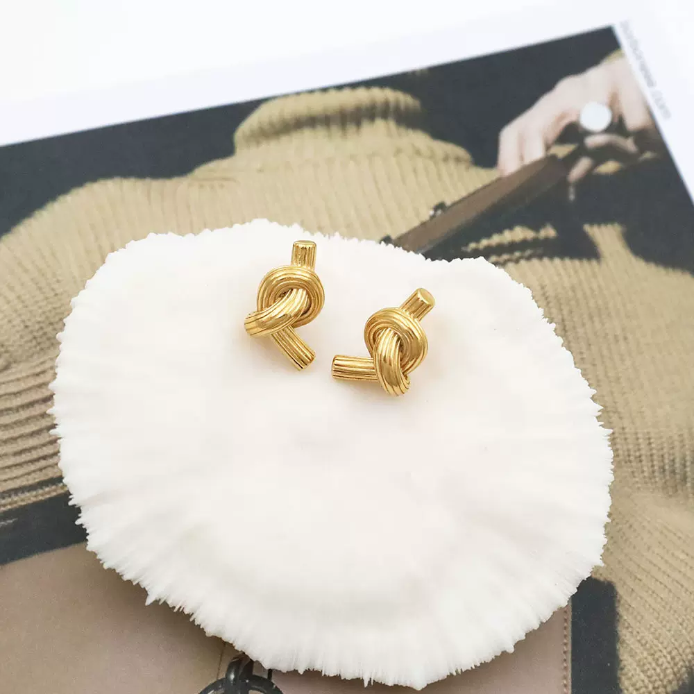 跨境欧美时尚简约钛钢条纹打结耳钉饰品小众设计18k金耳饰批发