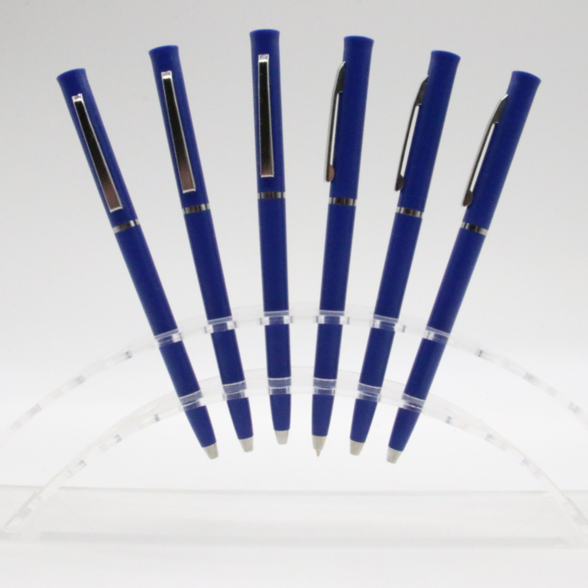 Plástico azul pequeño Xihua Hotel pluma giro pluma giratoria portátil con bolígrafo en stock publicidad pluma promocional