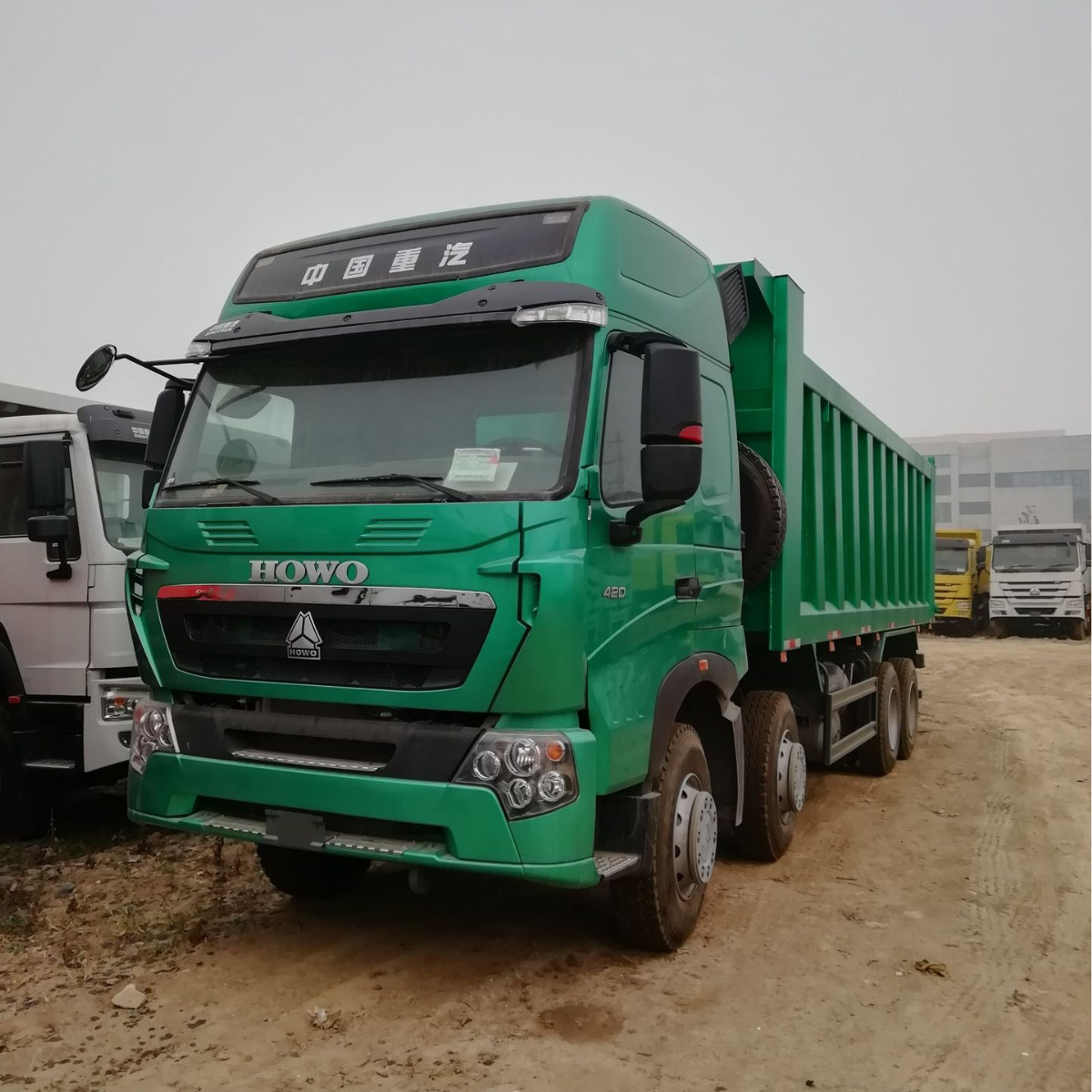 出口库存卡车中国重汽howo豪沃A7 6×4 8x4自卸车