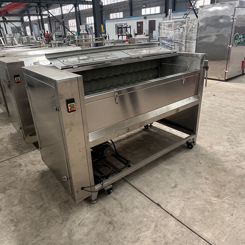 Máquina de limpieza de rodillos de pelo de papas Máquina de limpieza y descascar automática de zanahoria roja nueva máquina de descascar de raíz de loto grande