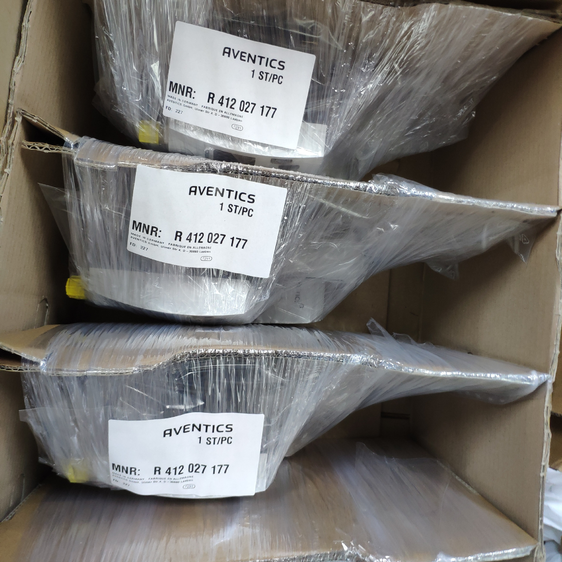 议价德国AVENTICS安沃驰流量传感器R412027177新品全新原装