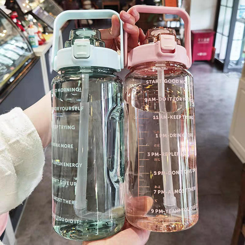 Extra Large Capacity Water Bottle for Women with Graduations, 2000ml, Sports Influencer-Durable, High-Temperature Resistant, Summer Plastic Water Bottle