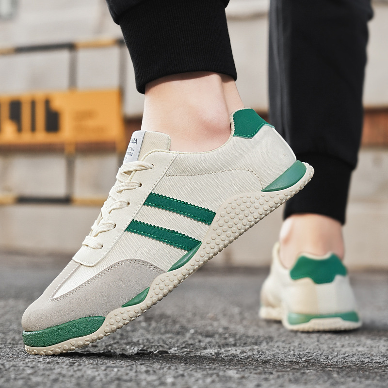 Zapatos de hombre verano 2025 nuevo estilo de cuero para hombres al aire libre zapatos casuales cómodos con lazos planos zapatos deportivos antideslizantes Agan