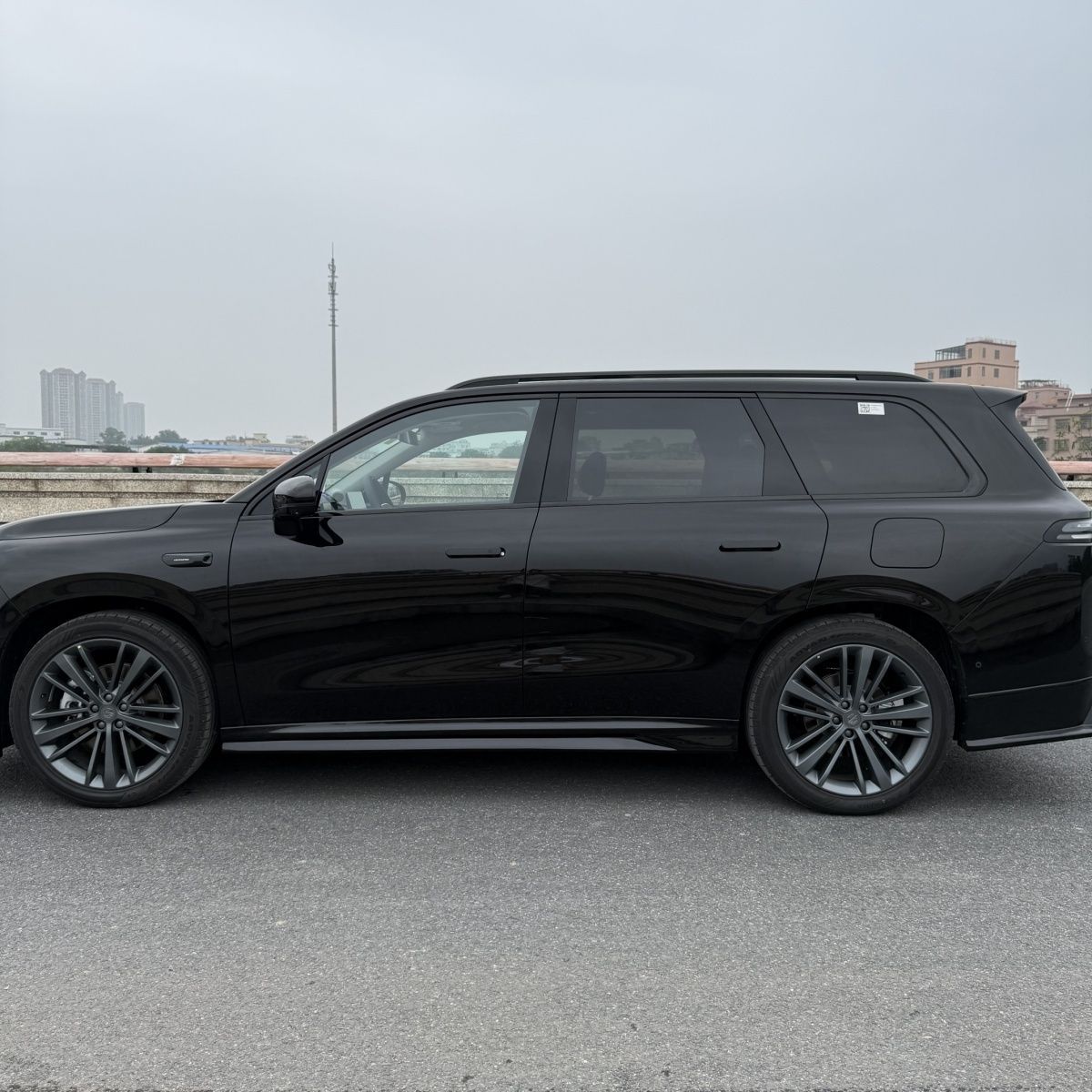 Suitable for 24-26 models of Leapmotor C16 modified body kit with front lip, side skirts, rear lip, and spoiler