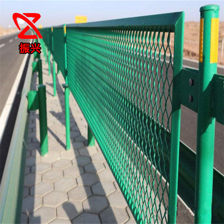 公路防眩网 钢板网隔离栅 防眩目金属扩张网 高速隔离绿化带护栏