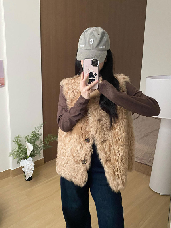 欧尼马甲2025秋冬新款托卡羊羔毛马夹女皮毛一体短款皮草背心外套|undefined