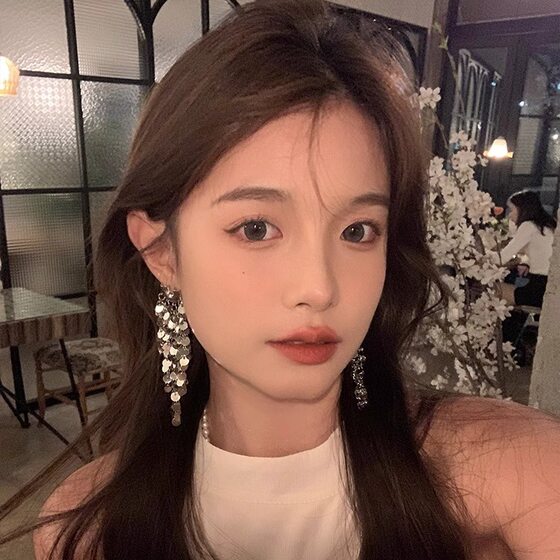 Light Luxury Golden Sequins Tassel Earrings Retro Court Style Exaggerated Elegant Metal Earrings European and American Style Banquet Earrings