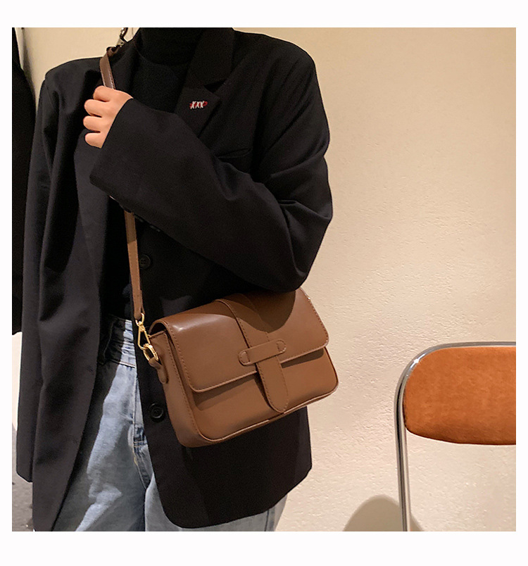 Nouveau Sac Automne Et Hiver Rétro Sac De Messager Mode Une Épaule Aisselle Petit Sac Carré display picture 5