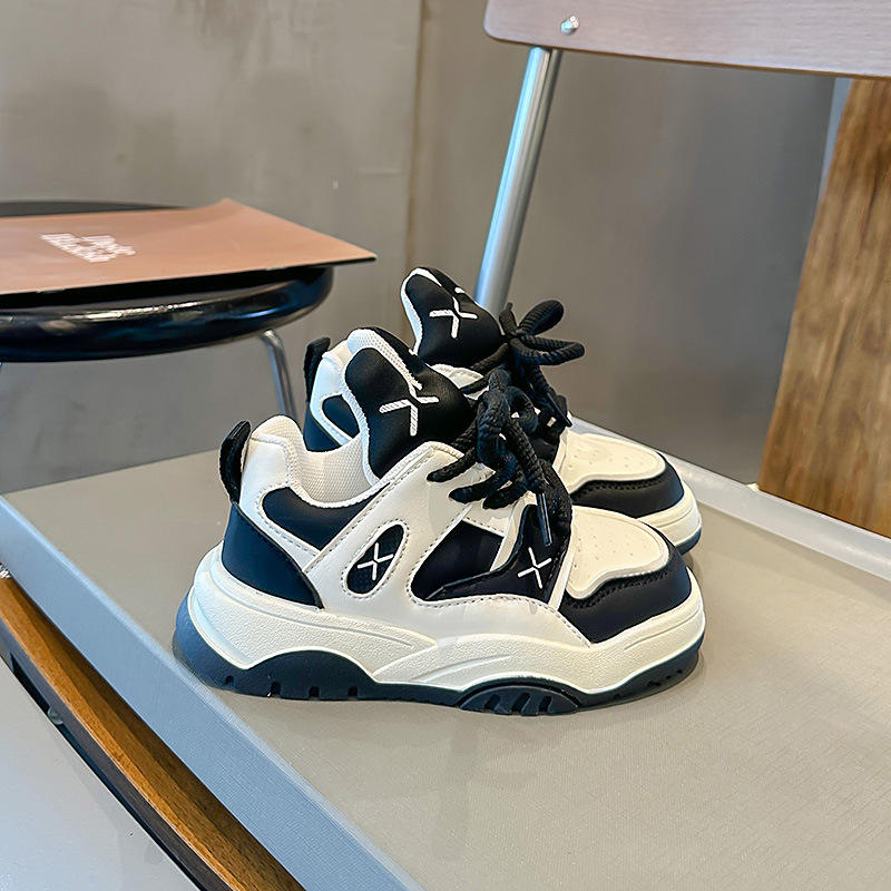 Cricketskor för barn Korean Edition Bröd Violence Bear Tide Brand Pojkar och flickor Fritidssportskor 2023 Nyhet_voghion.com