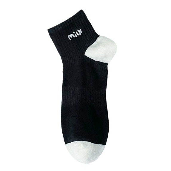 Calcetines de mujer de verano delgado algodón anti-bollar calcetines lindas vacas bordadas calcetines de mujer Zhuhai al por mayor