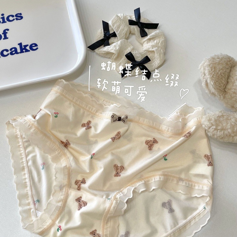 Japanese trapped bear girl underwear with pure cotton crotch, antibacterial and breathable middle waist, no trace triangular pants, high elastic waistband with raised buttocks