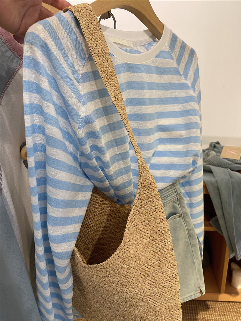 シンプルなカジュアルなゆったりとした肩の袖のストライプの長袖tシャツ女性の夏の日焼け止めシャツのエアコンのブラウスの上着