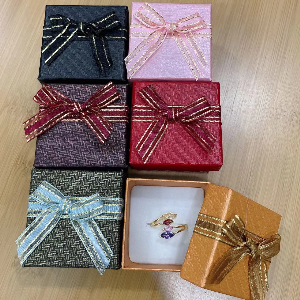 Caja de papel para joyería