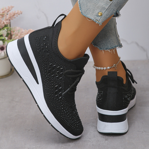 breathable sports casual footwear made of mesh
