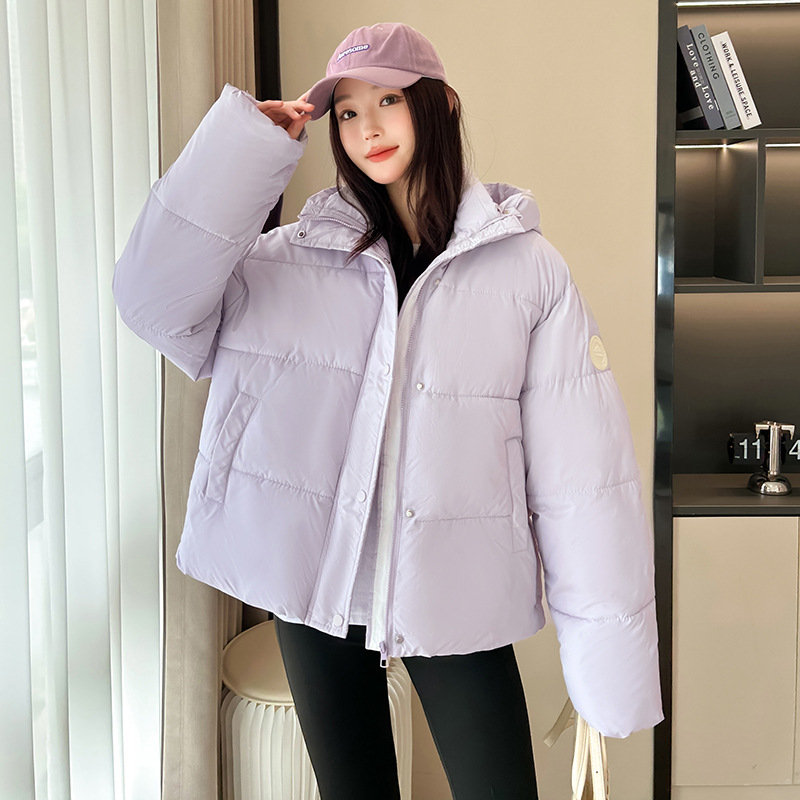 Pequeño puff corto de algodón mujer 2025 moda con sombrero engrosado diseño sensación de invierno otoño chaqueta de pan