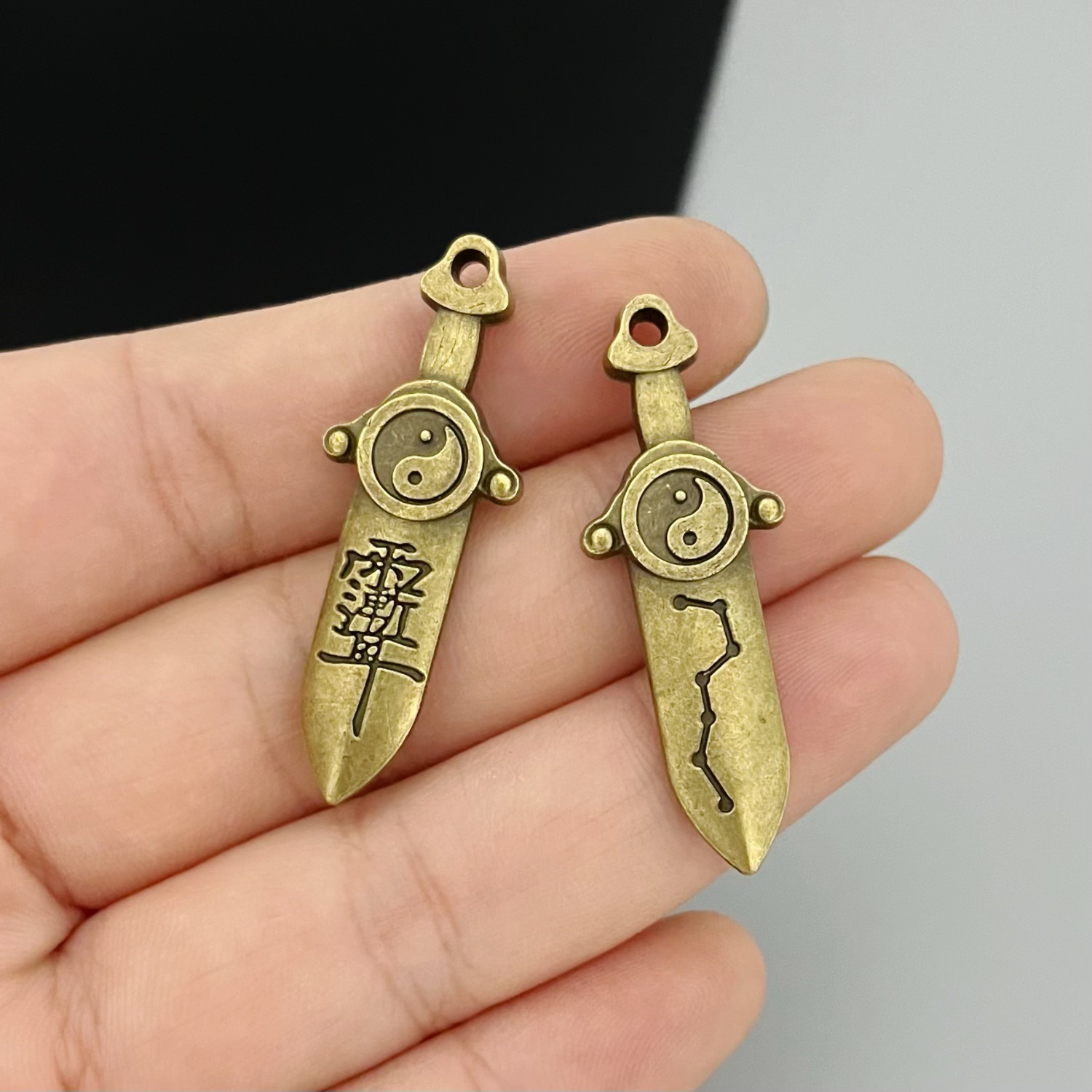 热销合金配件七星剑项链挂件吊坠创意太极八卦饰品配饰