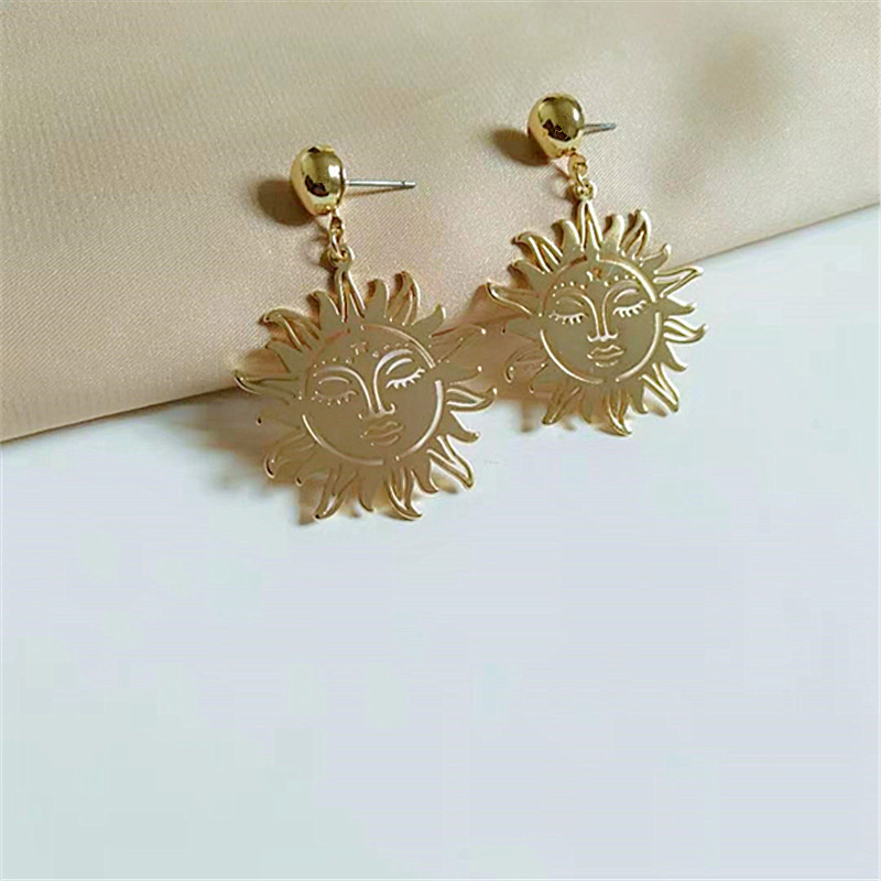 Daily Occasion Alloy Material 1 Pair Christmas Fashion Christmas Tree Sun Plating Alloy Drop Earrings