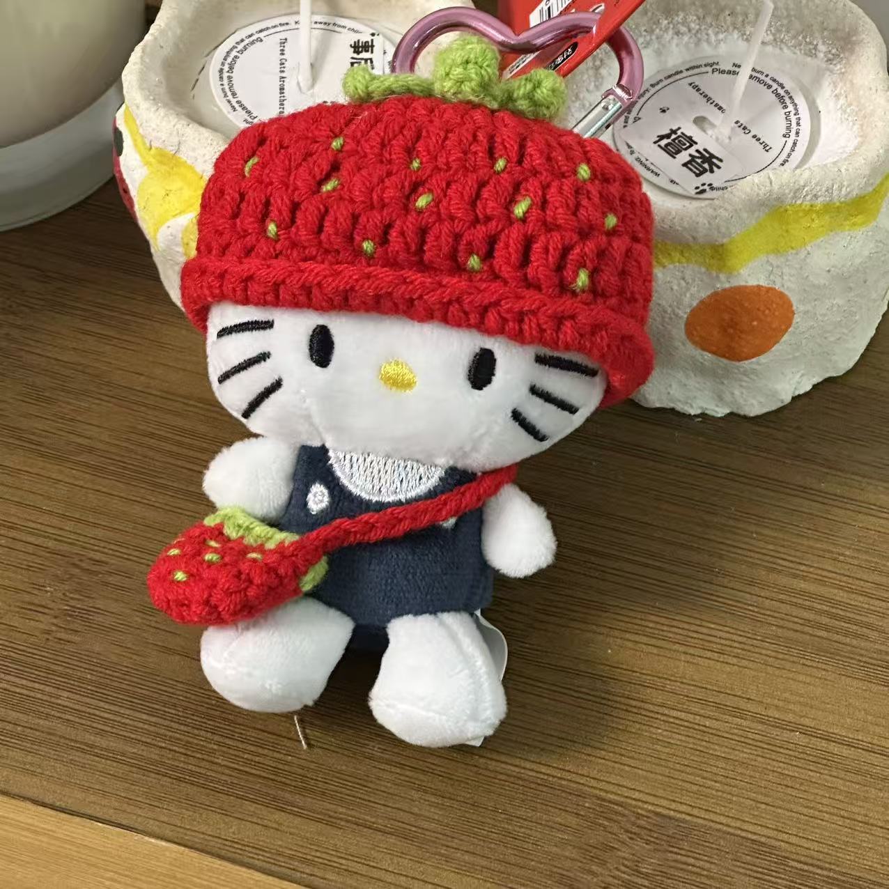 黒麦わら帽子キティ帽子ベビーペンダントラブバックル人形人形かわいいヘップバーンスタイルペンダントキーホルダー