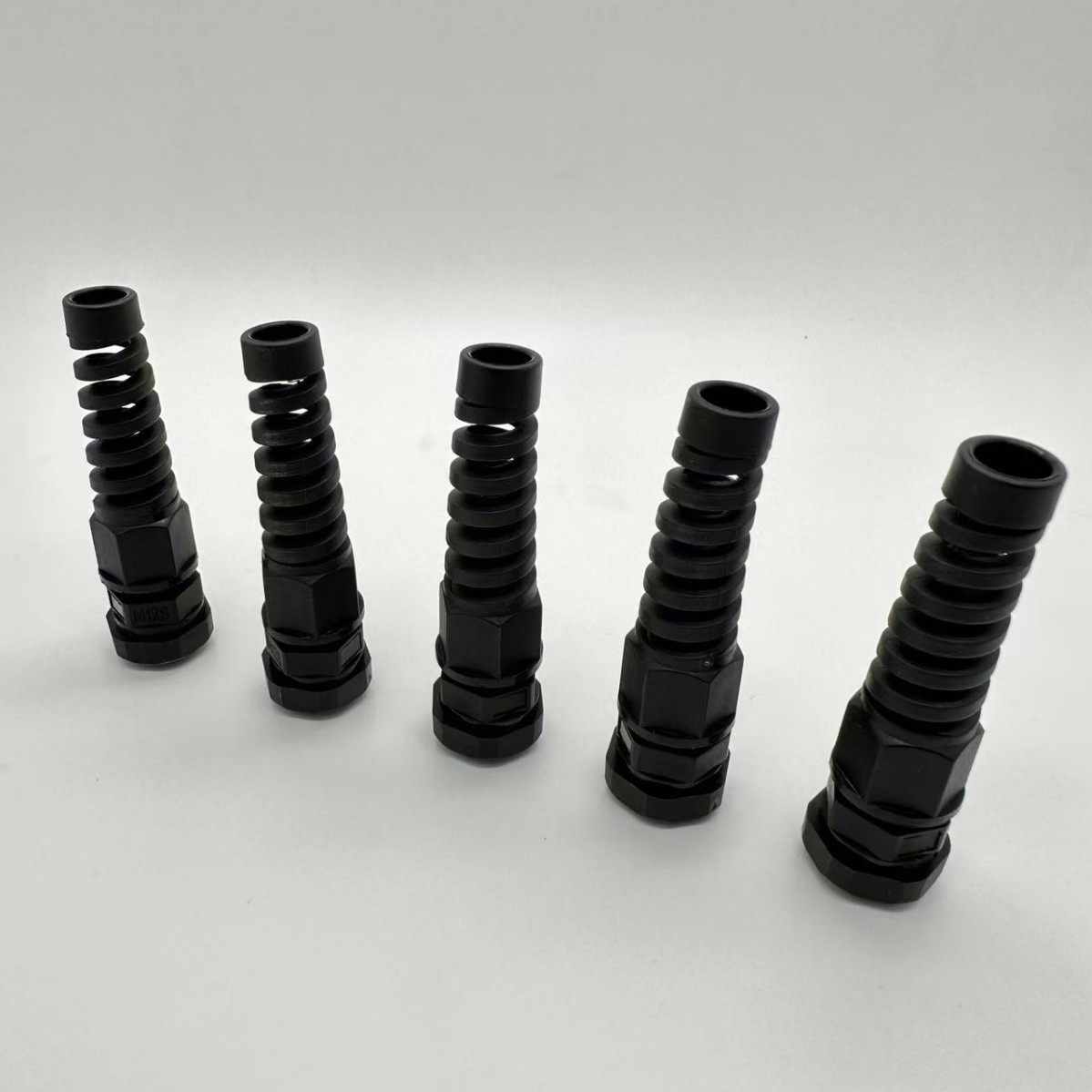 PG牙耐扭式防水固定头 防弯折防水接头 耐扭锁头电线接头软管螺纹