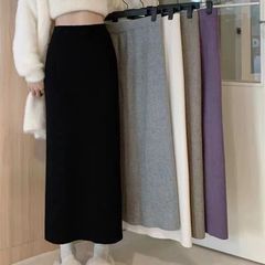 現物の秋冬の新型のまっすぐな筒はやせているメリヤスのスカートを現します。
