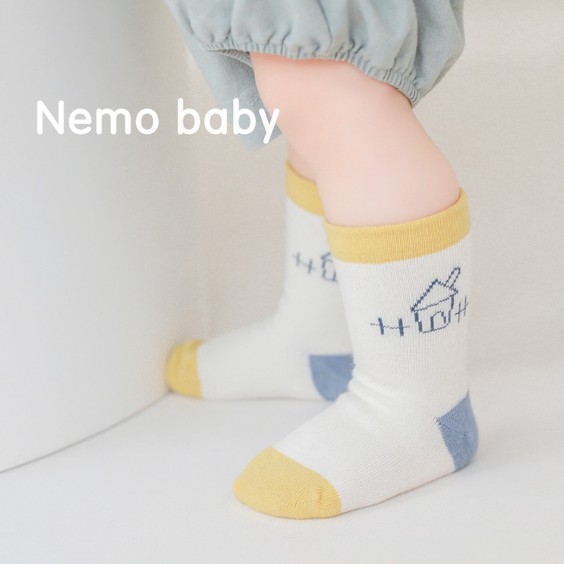 Fábrica de fuente de la industria de algodón amada personalizada al por mayor calcetines para niños lindos sin hueso peinados calcetines para bebés medias