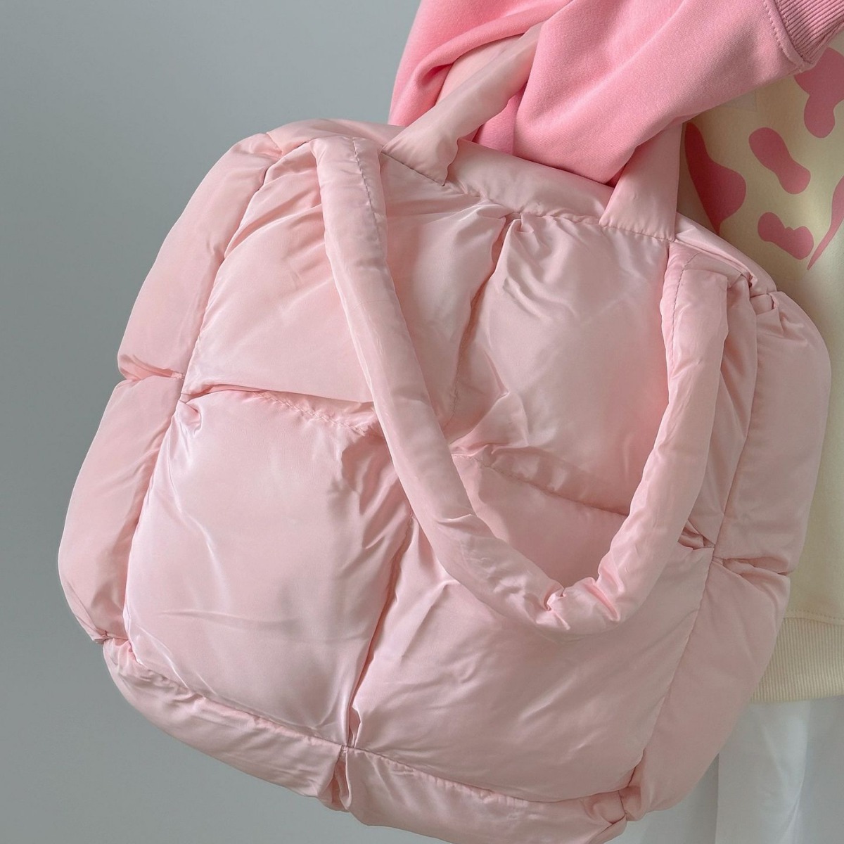 High grade diamond shaped soft cotton filled large capacity tote bag for women 2022 new autumn and winter versatile underarm shoulder bag_voghion.com