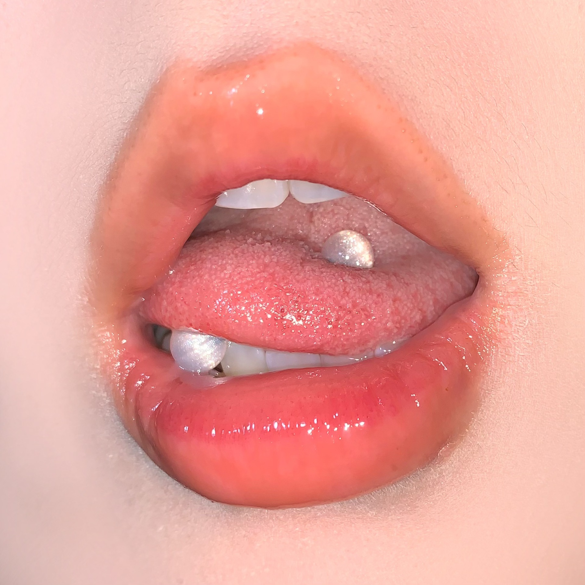 Pointed labret stud close-up product detail